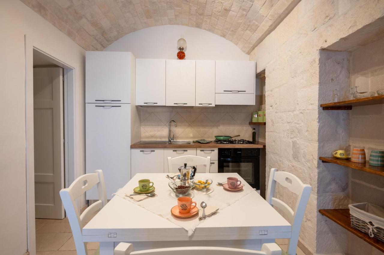 Trullo Il Focolare In Masseria Cisternino Exterior photo