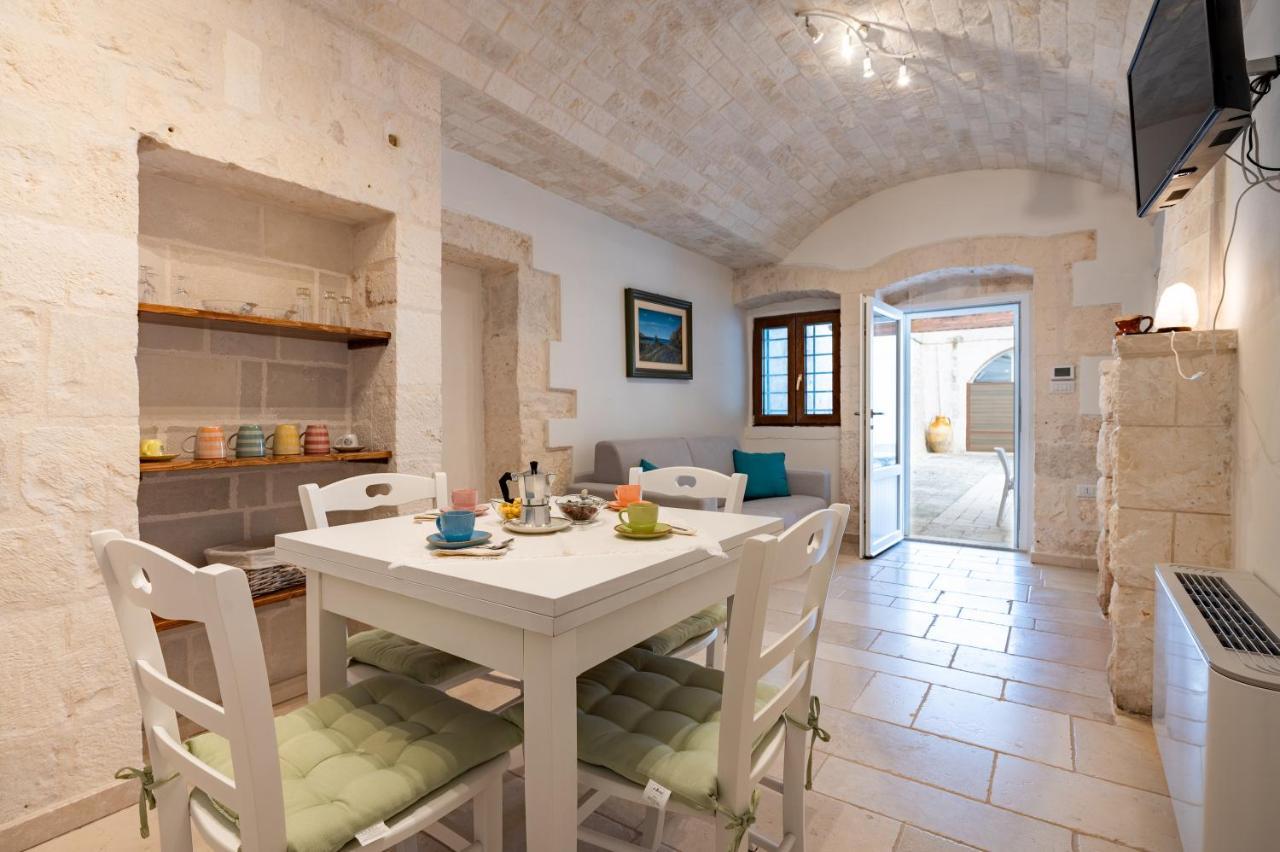 Trullo Il Focolare In Masseria Cisternino Exterior photo
