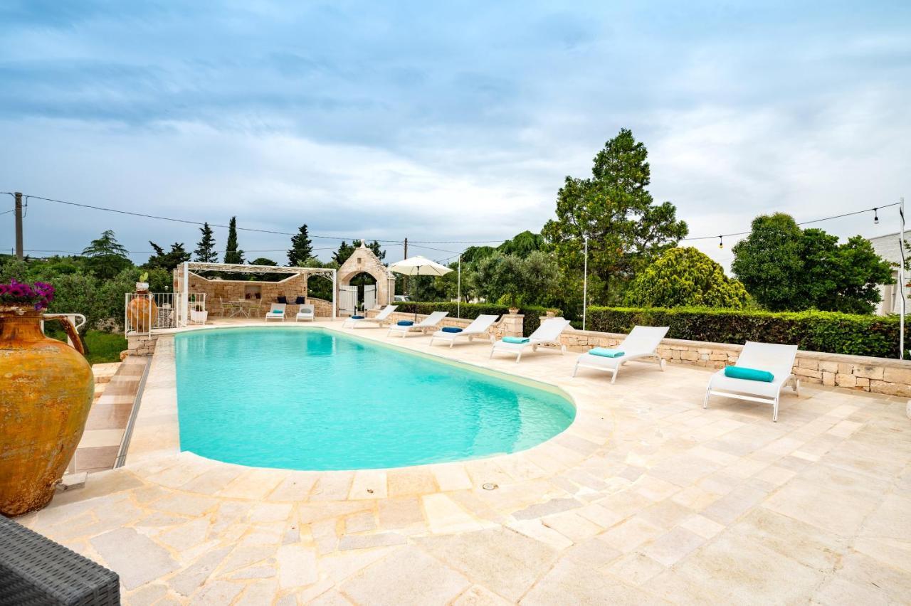 Trullo Il Focolare In Masseria Cisternino Exterior photo