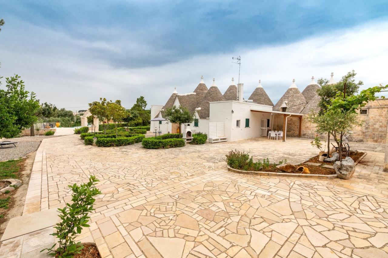 Trullo Il Focolare In Masseria Cisternino Exterior photo