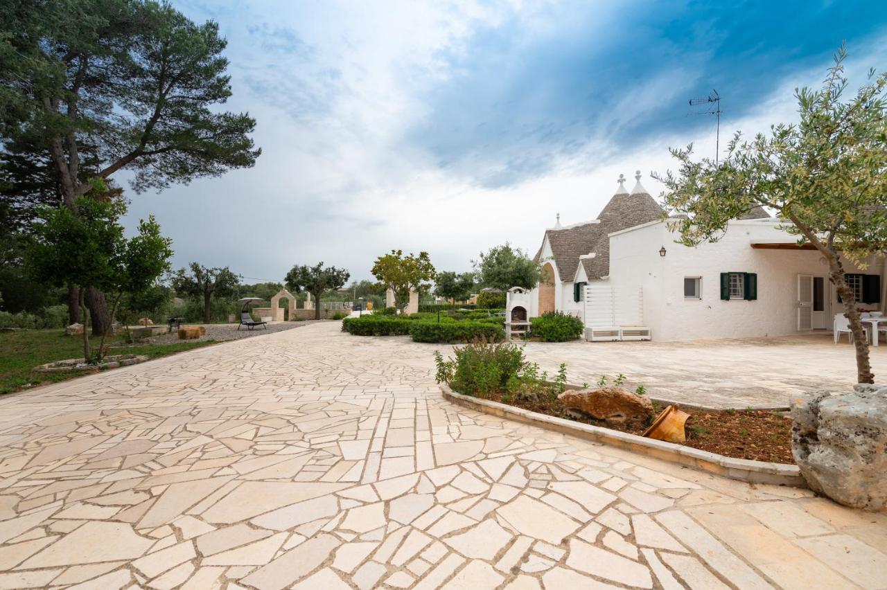 Trullo Il Focolare In Masseria Cisternino Exterior photo